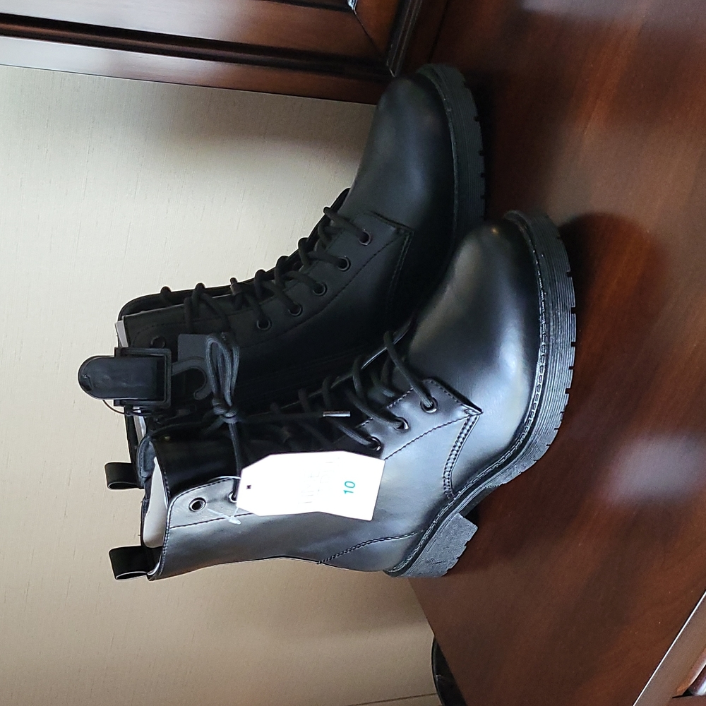 NWT Time and Tru Boots
